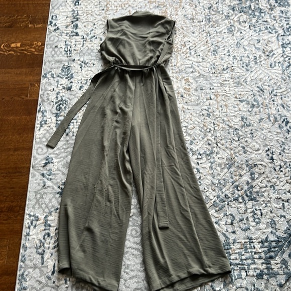 Sleeveless wide leg jumpsuit with utility pockets in dusty olive - Size Small - Picture 6 of 6